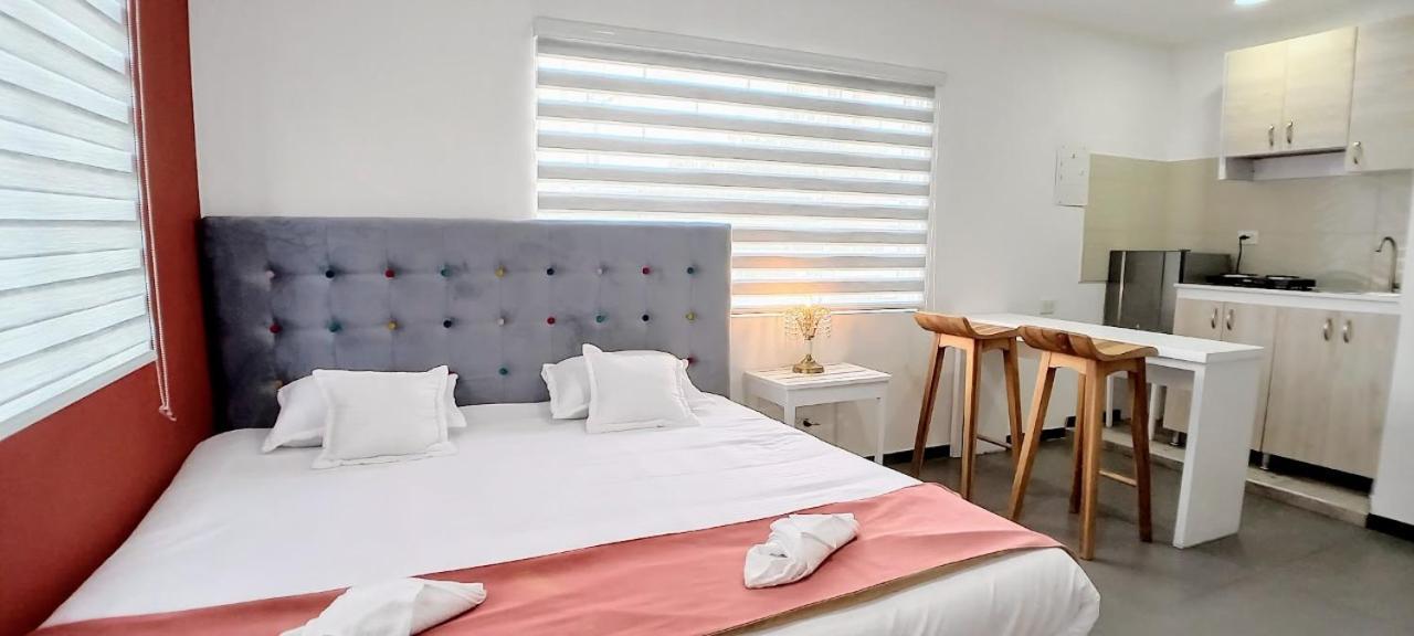 Apartasuites Bogota Romannoti מראה חיצוני תמונה