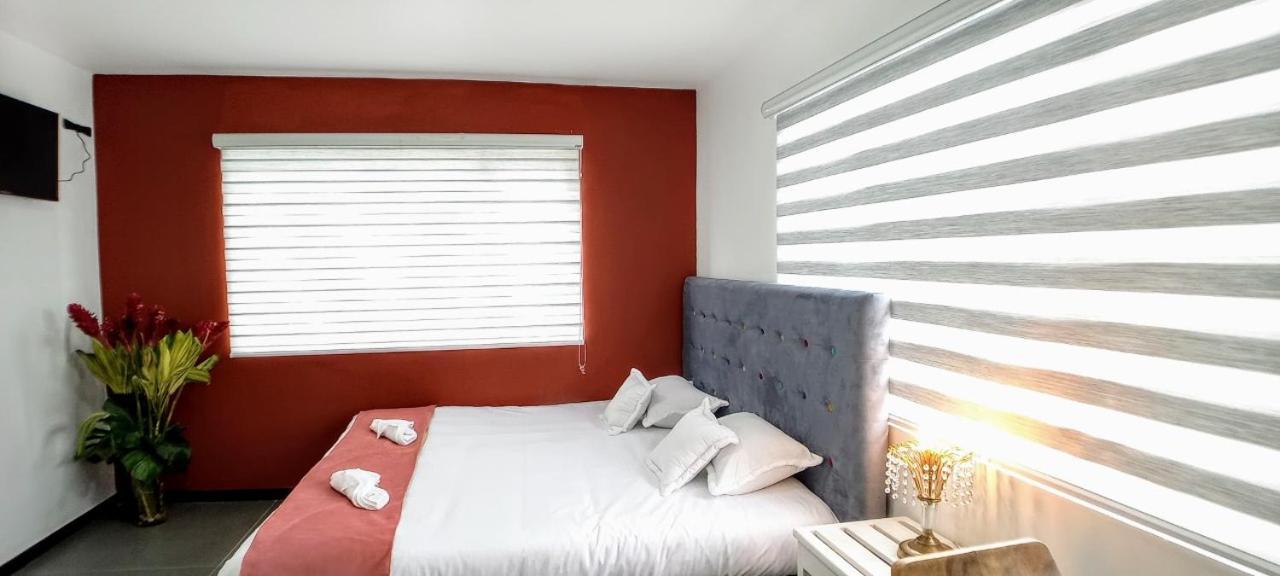 Apartasuites Bogota Romannoti מראה חיצוני תמונה