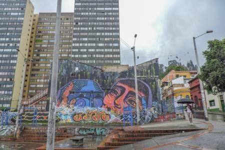 Apartasuites Bogota Romannoti מראה חיצוני תמונה