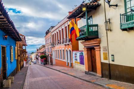 Apartasuites Bogota Romannoti מראה חיצוני תמונה